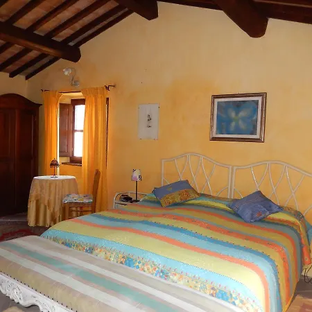 Agriturismo Le Foreste B&B 수베레토