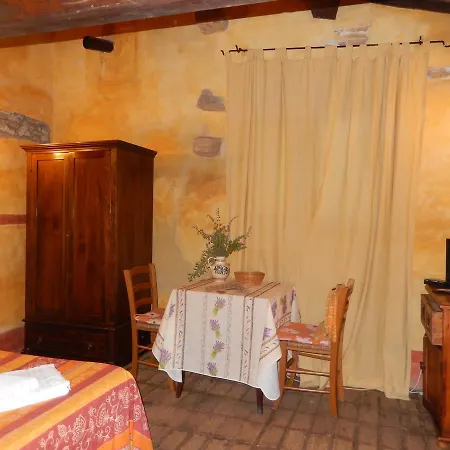 Agriturismo Le Foreste 住宿加早餐酒店